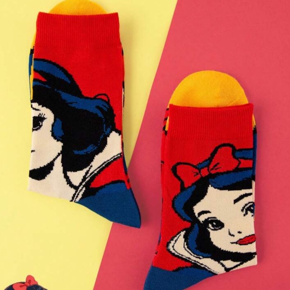 Snow White Socks - Picture 5 of 10